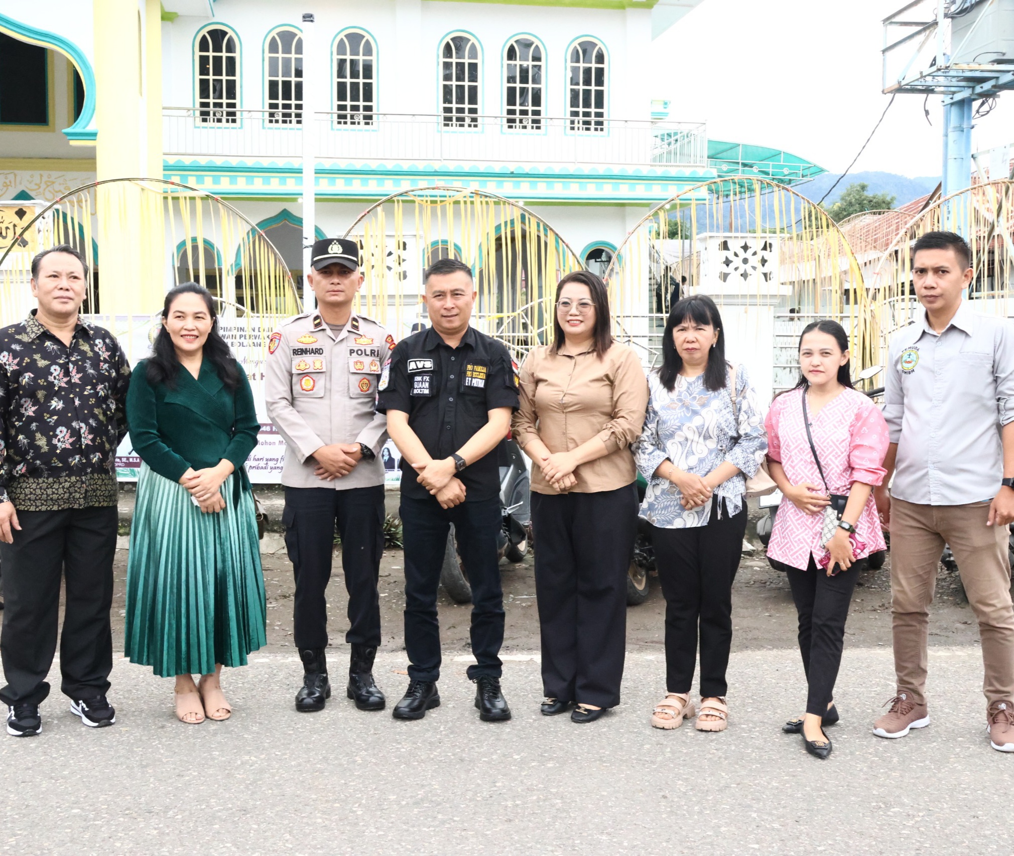 Penuh Toleransi, Wakil Bupati Boltim Argo Sumaiku Hadir di Pelaksanaan Sholat Idul Fitri Masjid Agung Nurjannah Tutuyan